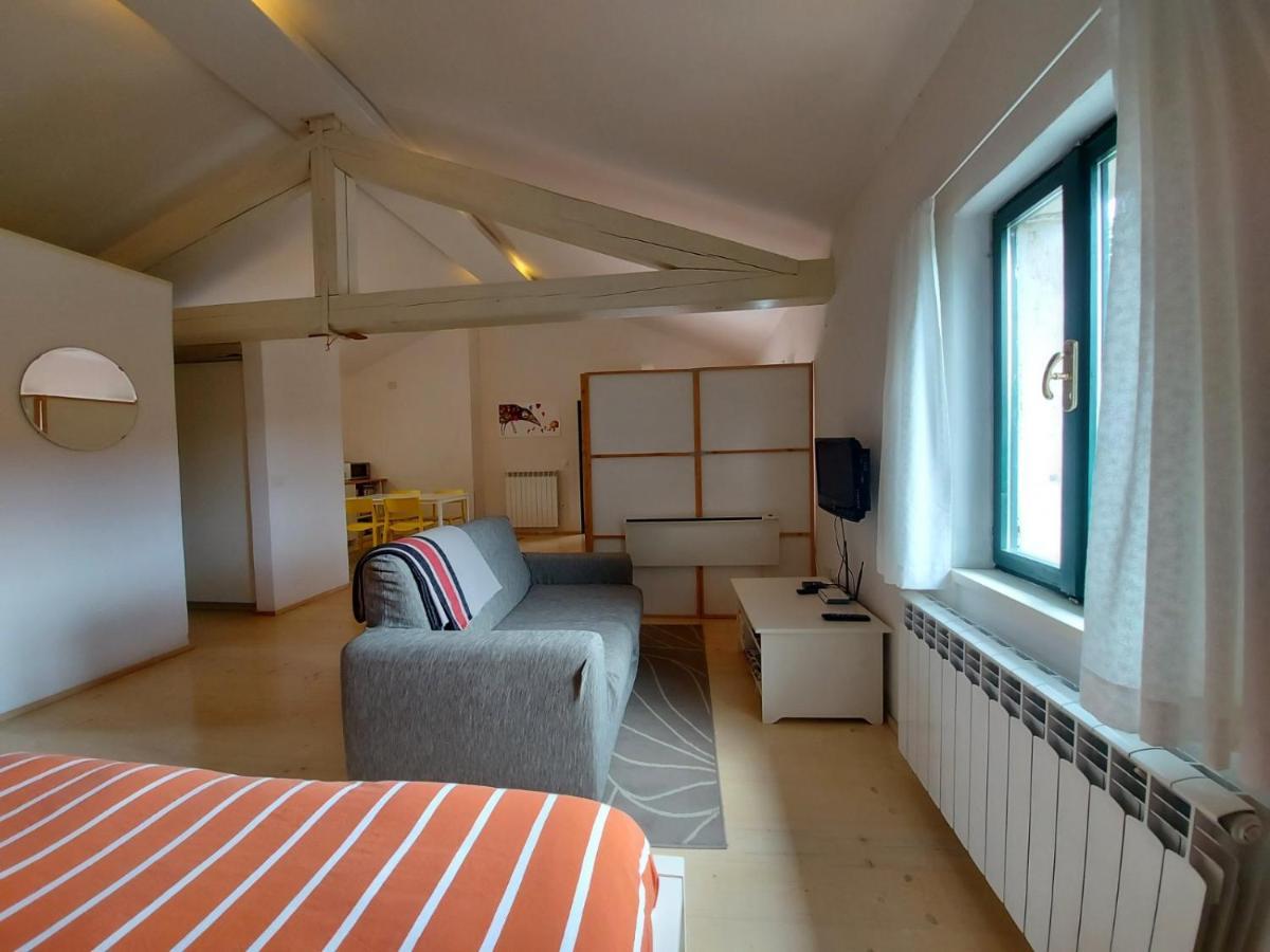 Komen Apartmaji Hedera מראה חיצוני תמונה